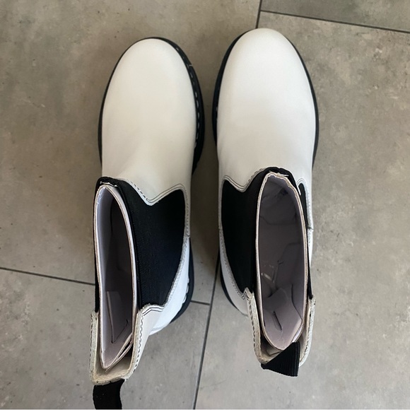 NEW Marc fisher LTD Patrick white Chelsea lug sole pull on bootie 7M - Picture 6 of 8